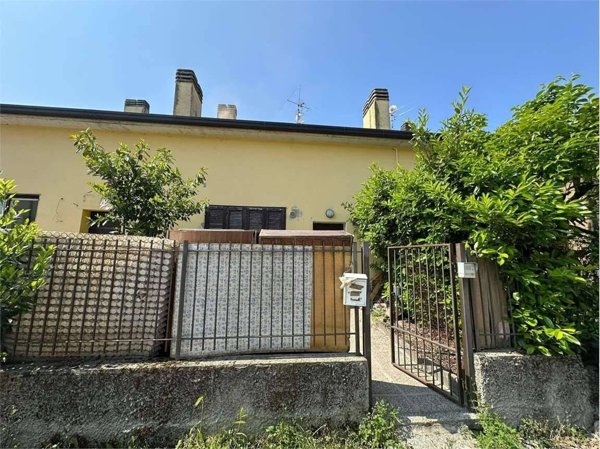 appartamento in vendita a Piacenza in zona Roncaglia / Fossadello