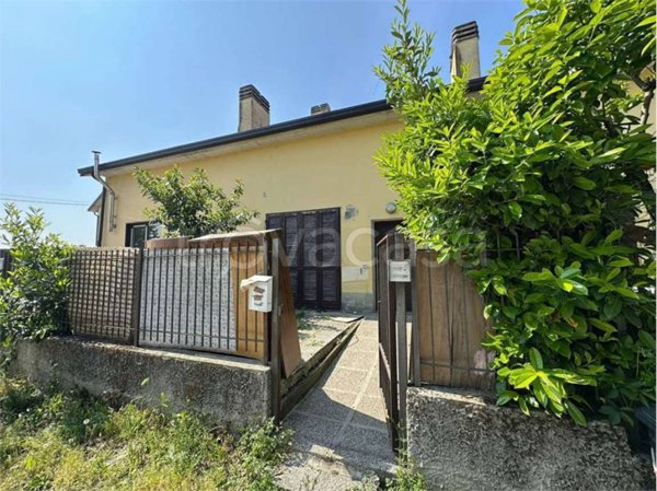 appartamento in vendita a Piacenza in zona Roncaglia / Fossadello