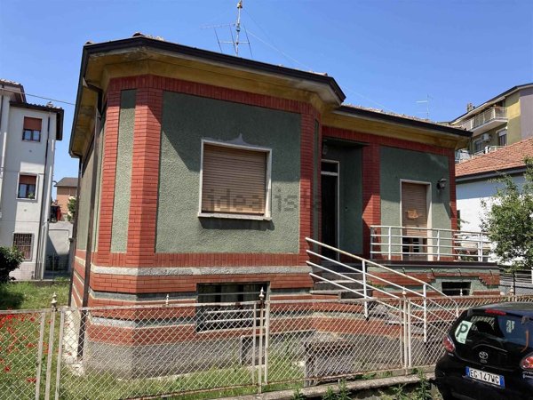 casa indipendente in vendita a Piacenza in zona Barriera Genova