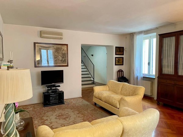 casa indipendente in vendita a Piacenza in zona Centro Storico