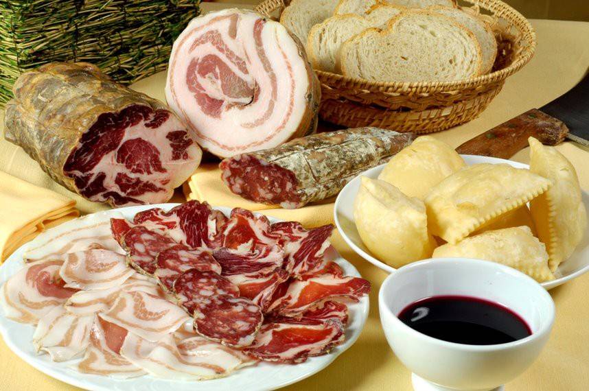 negozio in vendita a Piacenza in zona Vallera