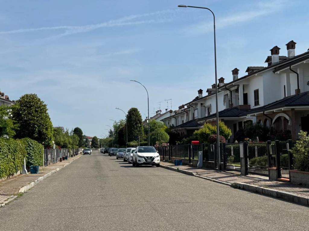 casa indipendente in vendita a Piacenza in zona Besurica