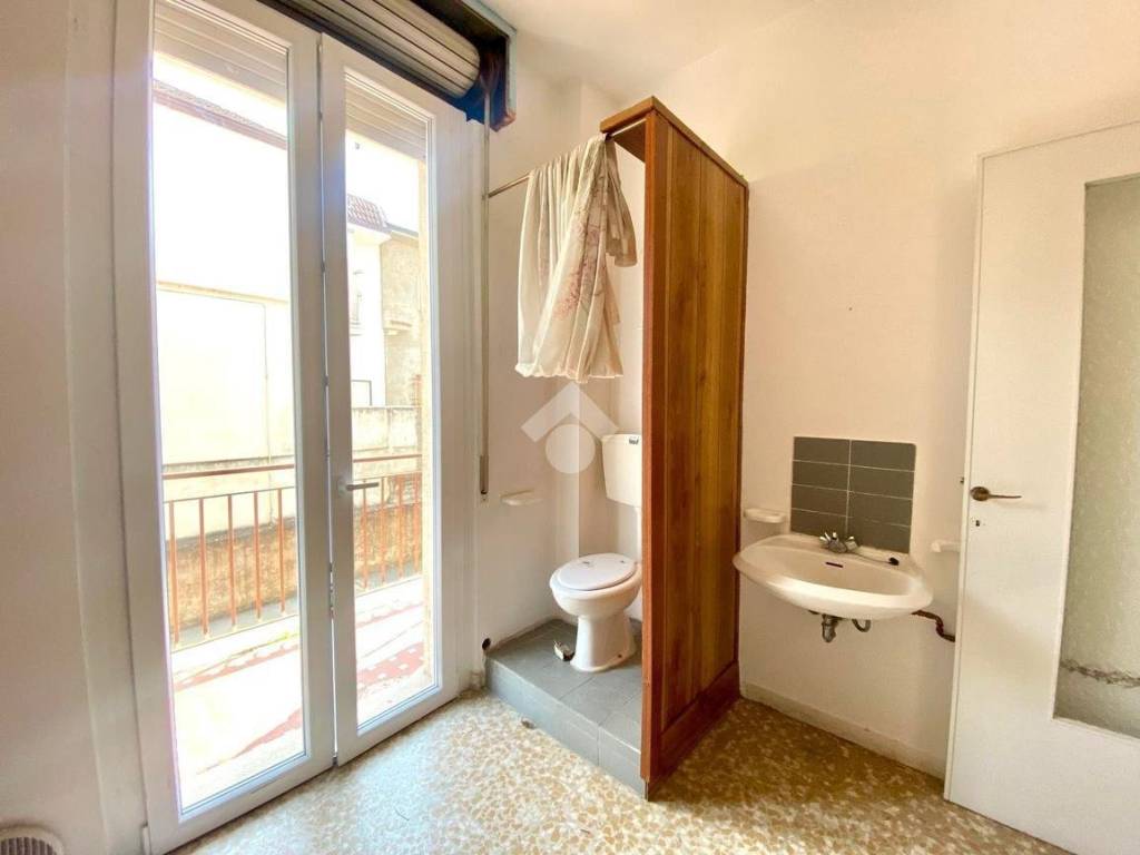 ufficio in vendita a Piacenza in zona Belvedere / Quartiere Duemila