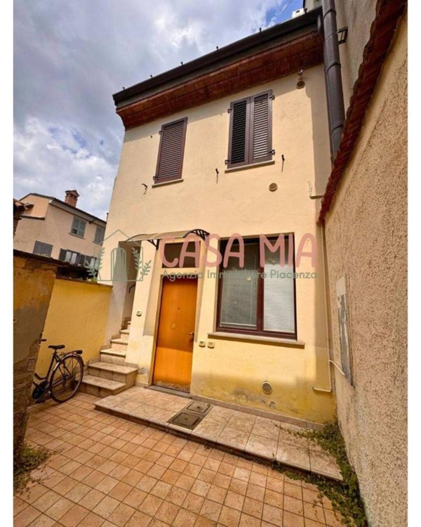 appartamento in vendita a Piacenza in zona Centro Storico