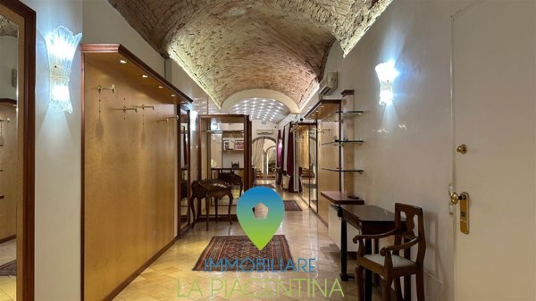 negozio in vendita a Piacenza in zona Centro Storico