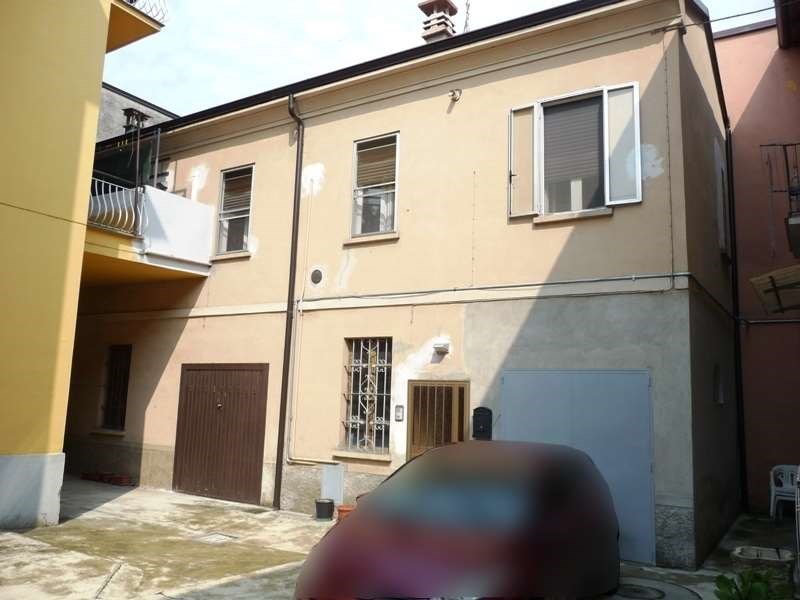 casa indipendente in vendita a Piacenza in zona Infrangibile