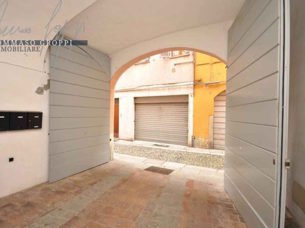 negozio in vendita a Piacenza in zona Centro Storico