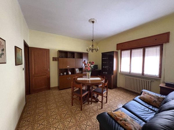 casa indipendente in vendita a Piacenza in zona Belvedere / Quartiere Duemila