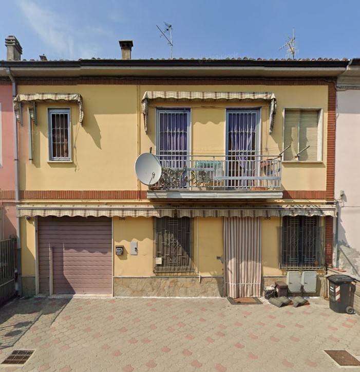 casa indipendente in vendita a Piacenza in zona Borghetto