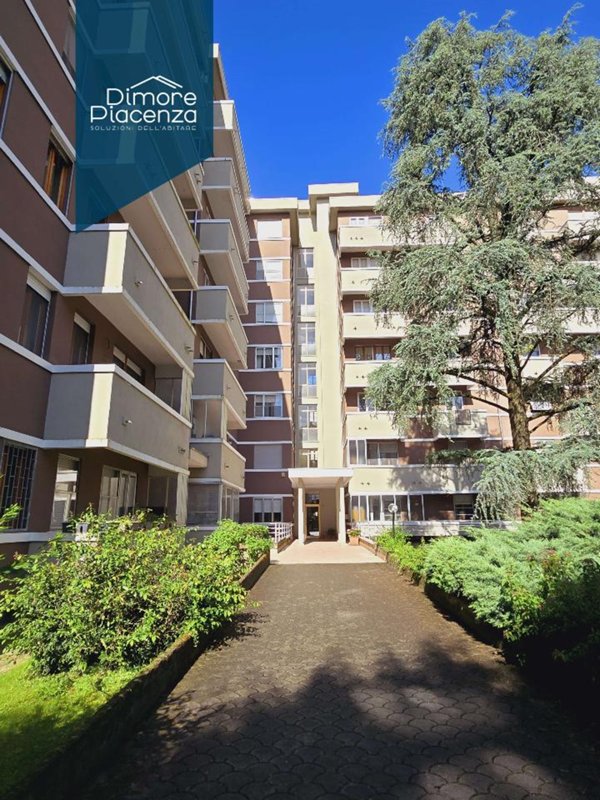 appartamento in vendita a Piacenza in zona Stadio