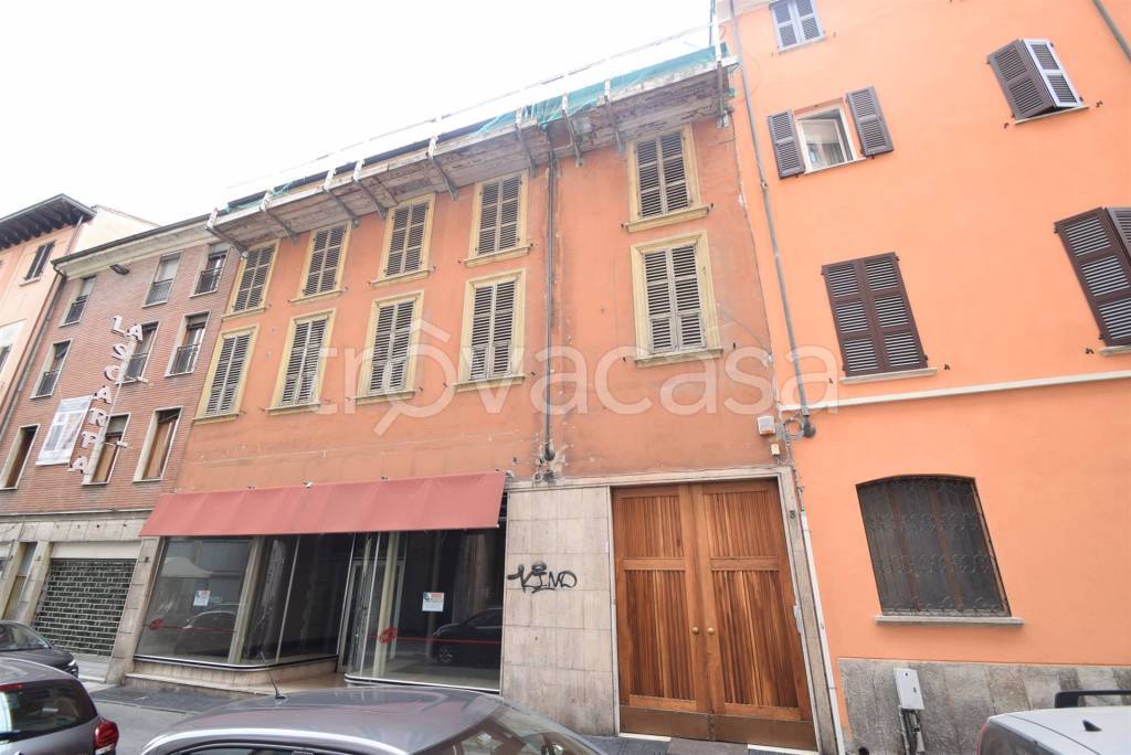 ufficio in vendita a Piacenza in zona Centro Storico