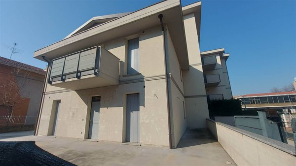 casa indipendente in vendita a Piacenza in zona Belvedere / Quartiere Duemila