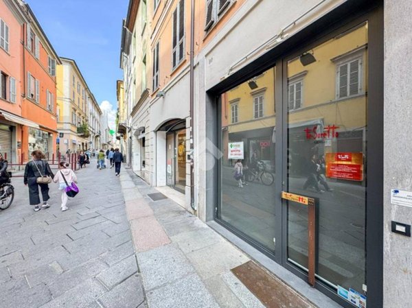 negozio in vendita a Piacenza in zona Centro Storico