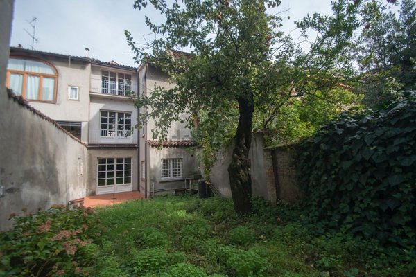 casa indipendente in vendita a Piacenza in zona Centro Storico