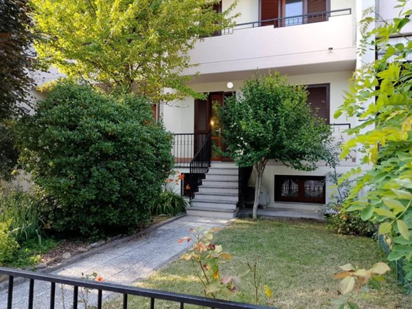 casa indipendente in vendita a Piacenza in zona Borgotrebbia