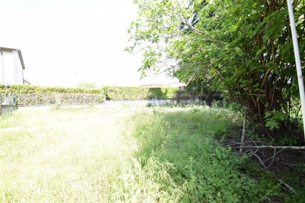 terreno agricolo in vendita a Piacenza in zona Borgotrebbia