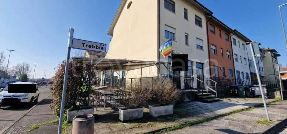 negozio in vendita a Piacenza in zona Borgotrebbia