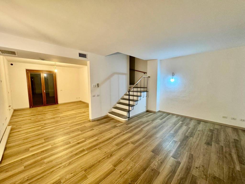 casa indipendente in vendita a Piacenza in zona Barriera Genova
