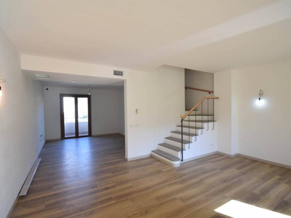 casa indipendente in vendita a Piacenza in zona Borgotrebbia