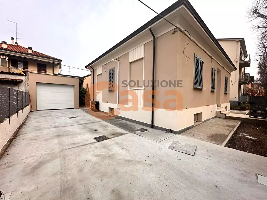 casa indipendente in vendita a Piacenza in zona Infrangibile