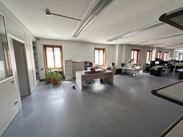 ufficio in vendita a Piacenza in zona Barriera Genova