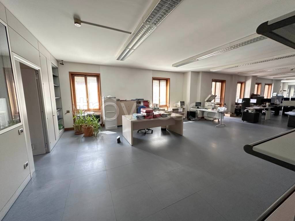 ufficio in vendita a Piacenza in zona Barriera Genova