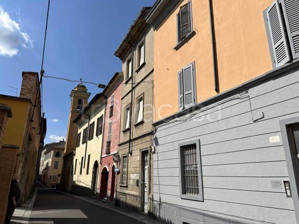 casa indipendente in vendita a Piacenza in zona Centro Storico