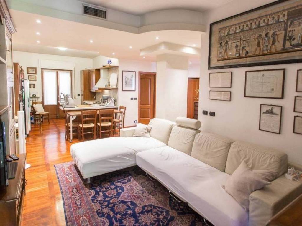 appartamento in vendita a Piacenza in zona Centro Storico