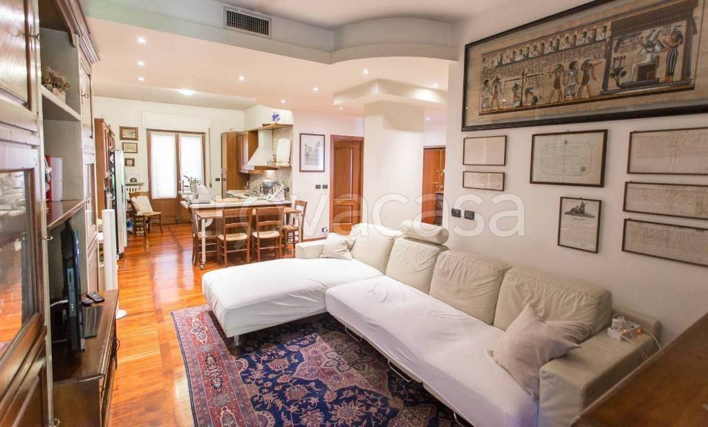 appartamento in vendita a Piacenza in zona Centro Storico