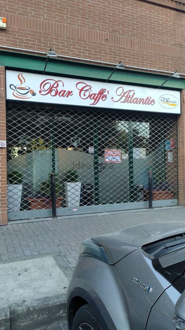 negozio in vendita a Piacenza in zona Farnesiana
