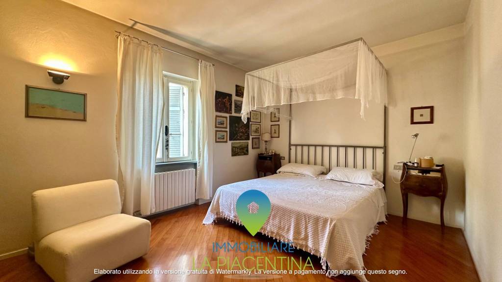 casa indipendente in vendita a Piacenza in zona Centro Storico