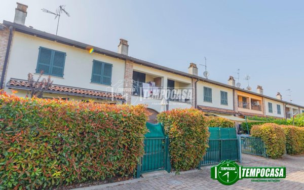casa indipendente in vendita a Piacenza in zona Pittolo
