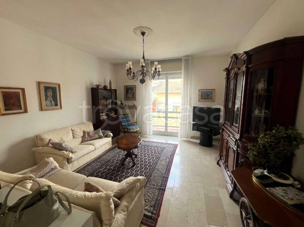 appartamento in vendita a Piacenza in zona Infrangibile