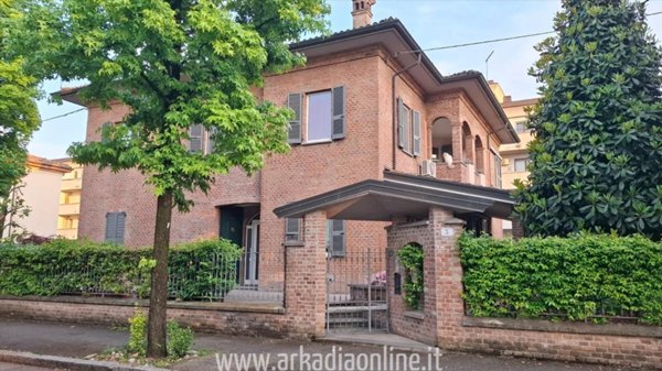 casa indipendente in vendita a Piacenza in zona Baia del Re