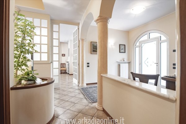 casa indipendente in vendita a Piacenza in zona Farnesiana