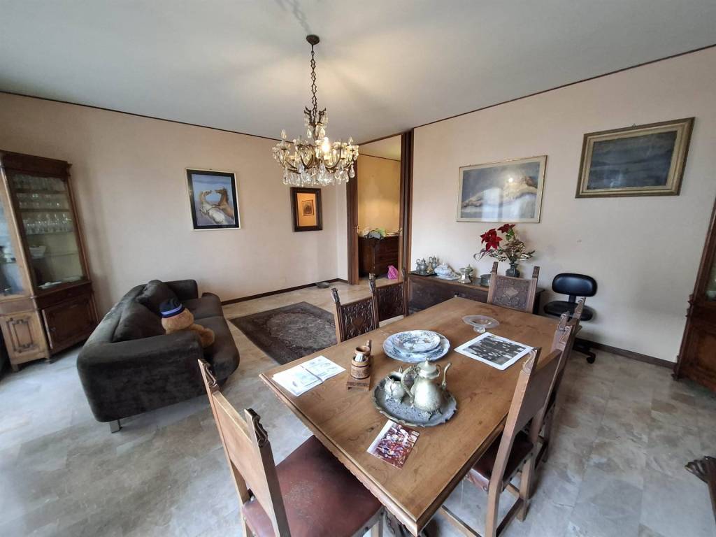 appartamento in vendita a Piacenza in zona Stadio