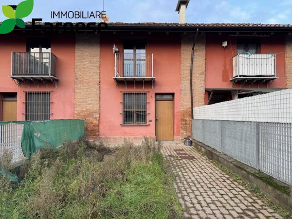 casa indipendente in vendita a Piacenza in zona Baia del Re