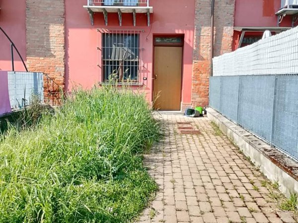 casa indipendente in vendita a Piacenza