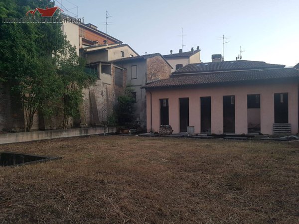 casa semindipendente in vendita a Piacenza in zona Centro Storico