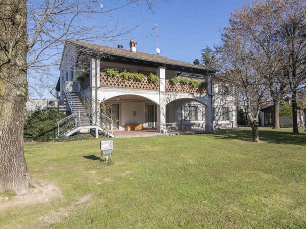 casa indipendente in vendita a Piacenza in zona Veggioletta