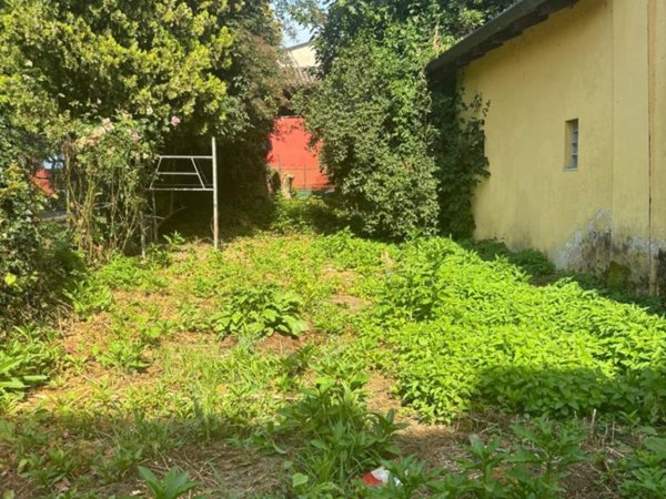 casa indipendente in vendita a Piacenza in zona Mortizza