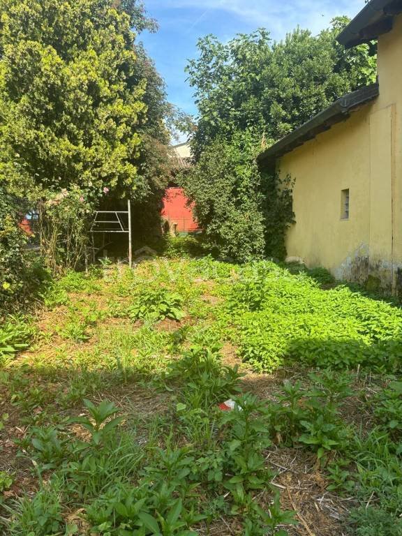 casa indipendente in vendita a Piacenza in zona Mortizza