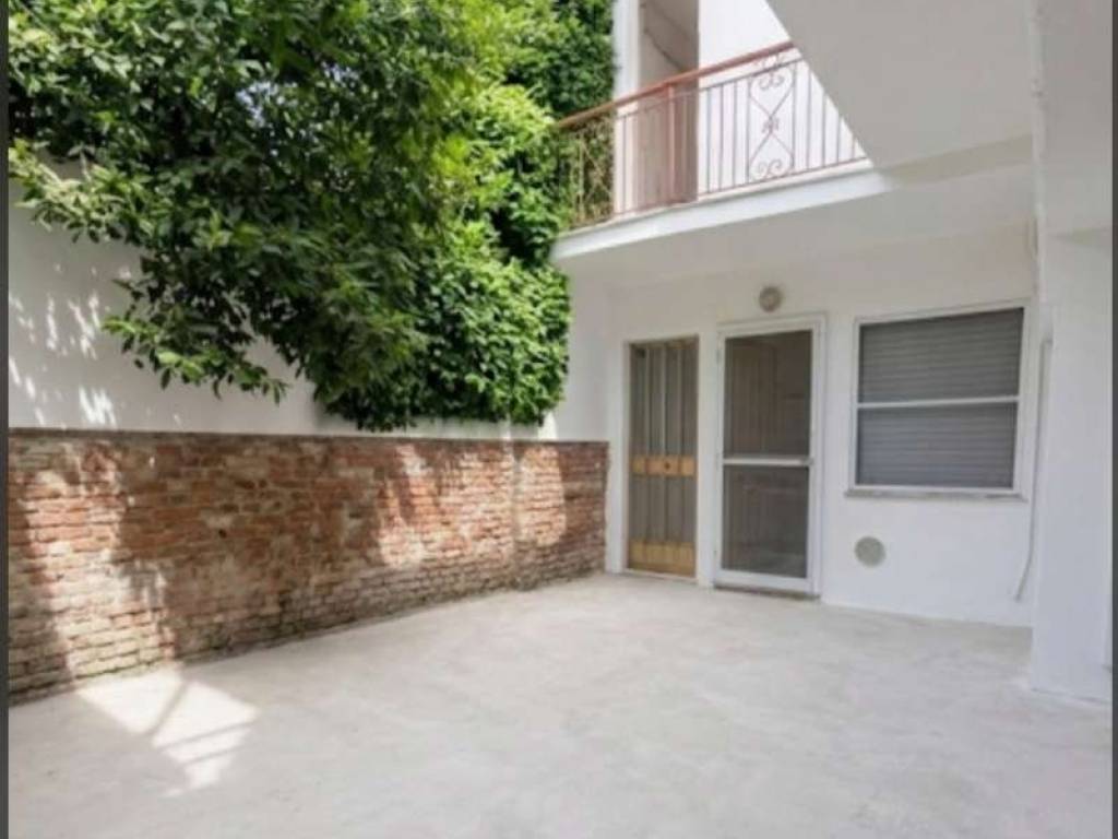 casa indipendente in vendita a Piacenza