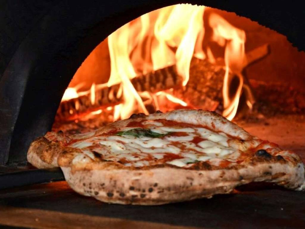 negozio in vendita a Piacenza in zona Stadio