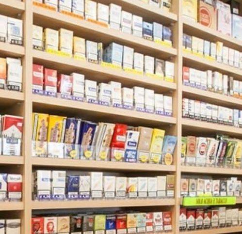 negozio in vendita a Piacenza in zona Le Mose