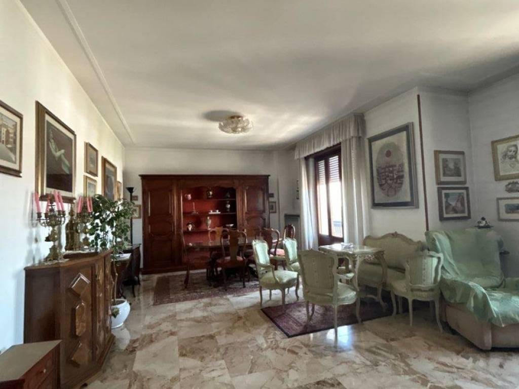 appartamento in vendita a Piacenza in zona Infrangibile