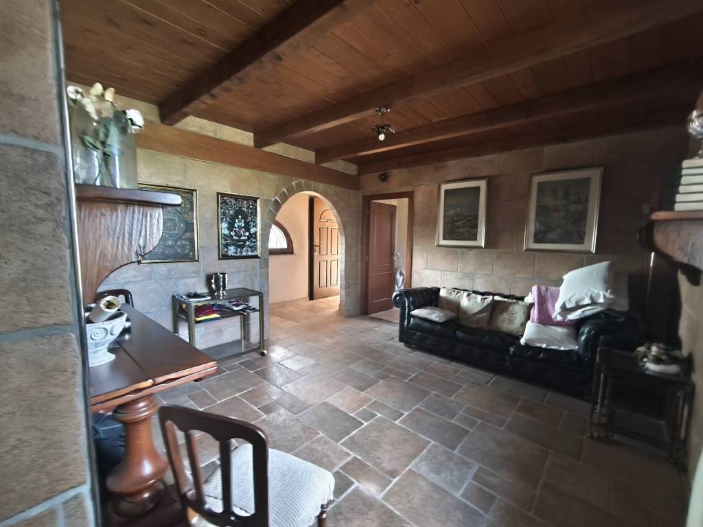 casa indipendente in vendita a Piacenza in zona Besurica