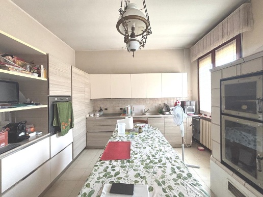 casa indipendente in vendita a Piacenza in zona Montale