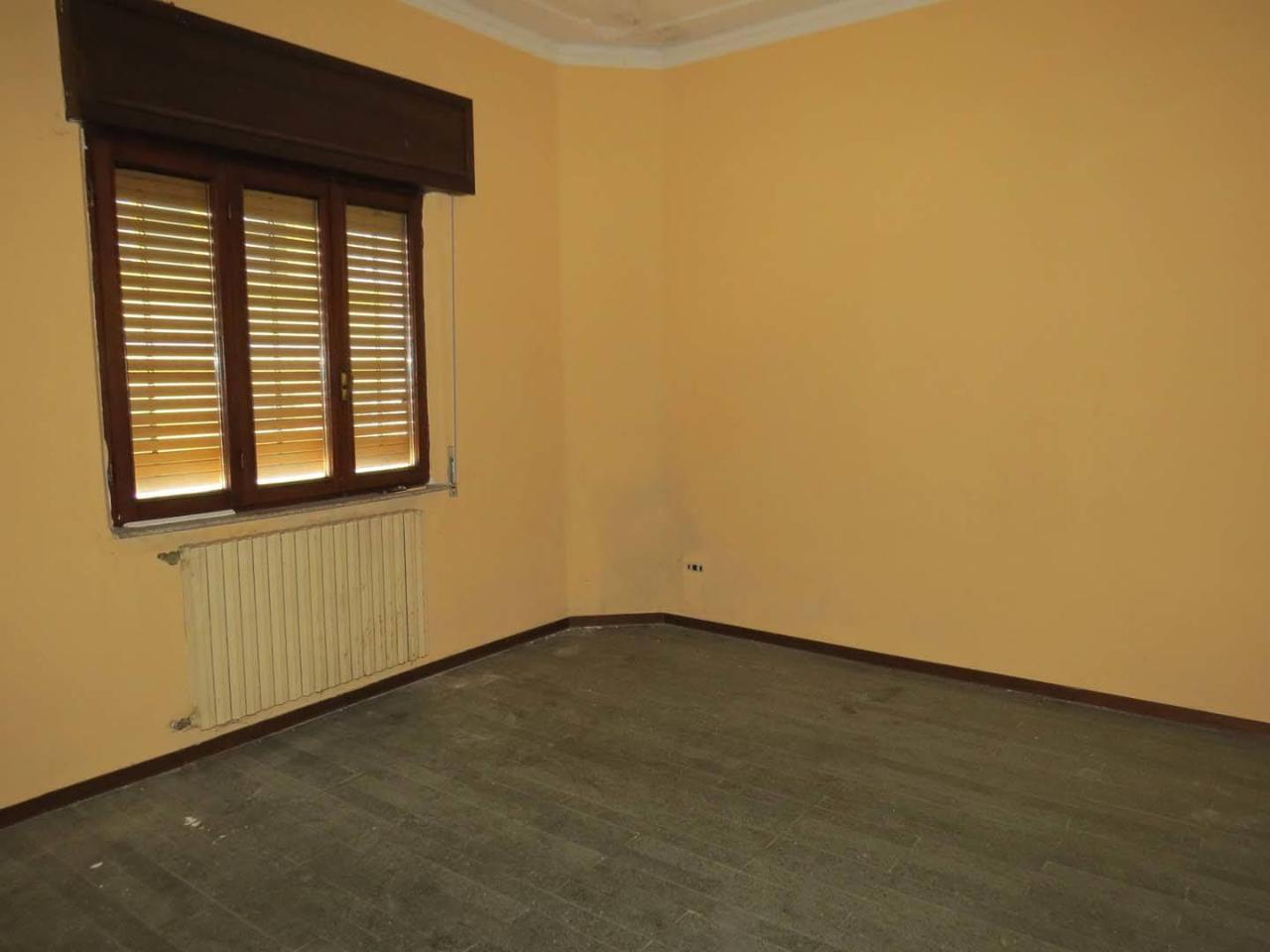 casa indipendente in vendita a Piacenza in zona Centro Storico