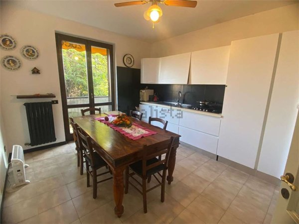 casa indipendente in vendita a Piacenza in zona Mucinasso